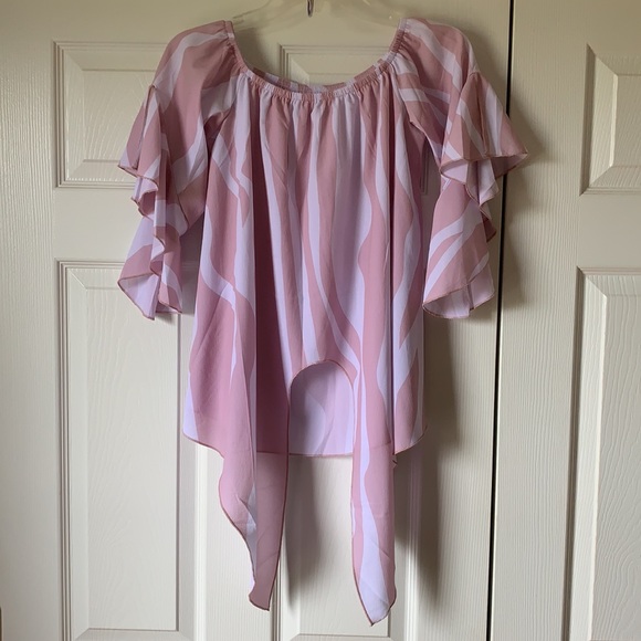 Tops - Pink & white flowy blouse. Medium